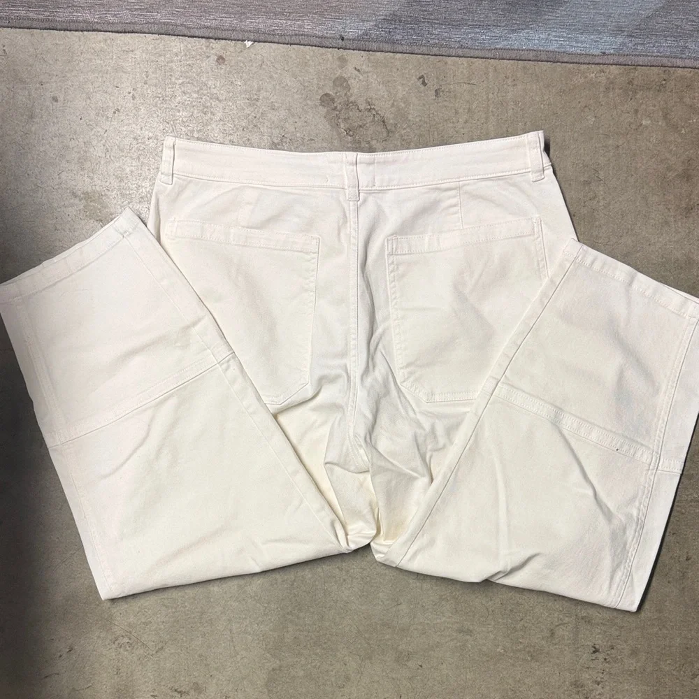 Everlane Women's Off-White Boot Cut Jeans - Picture 3 of 3